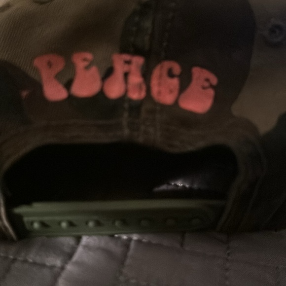 Peace Camo hat - Picture 4 of 5